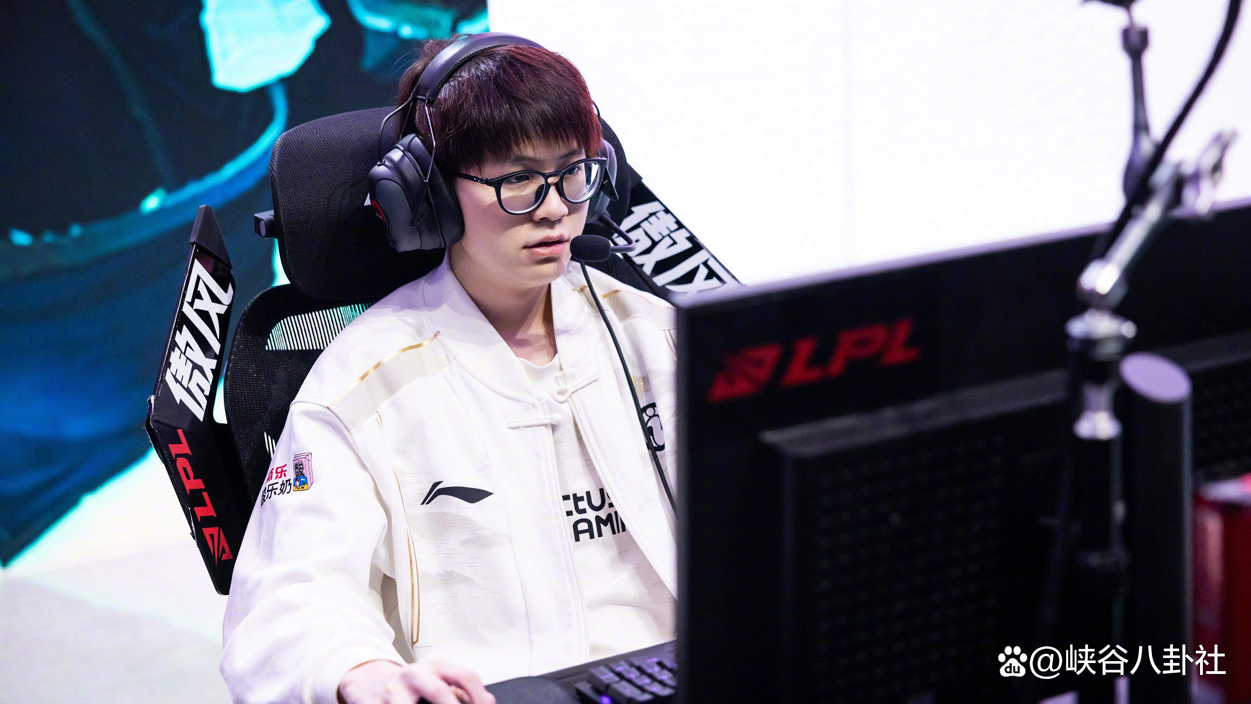 关于Rookie新星领先优势明显表现突出,加拿大队前途光明!赛场气氛高涨的信息 关于Rookie新星领先优势明显表现突出,加拿大队前途光明!赛场气氛高涨的信息