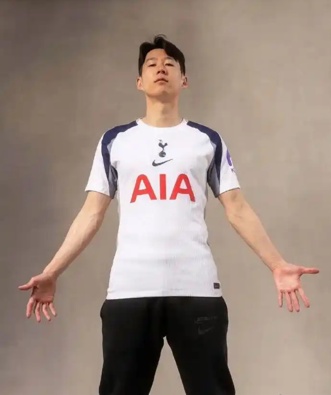 包含赛前犹他爵士调整名单以备欧冠；队长鼓劲环节打磨；压力陡增；赛季目标并未改变的词条