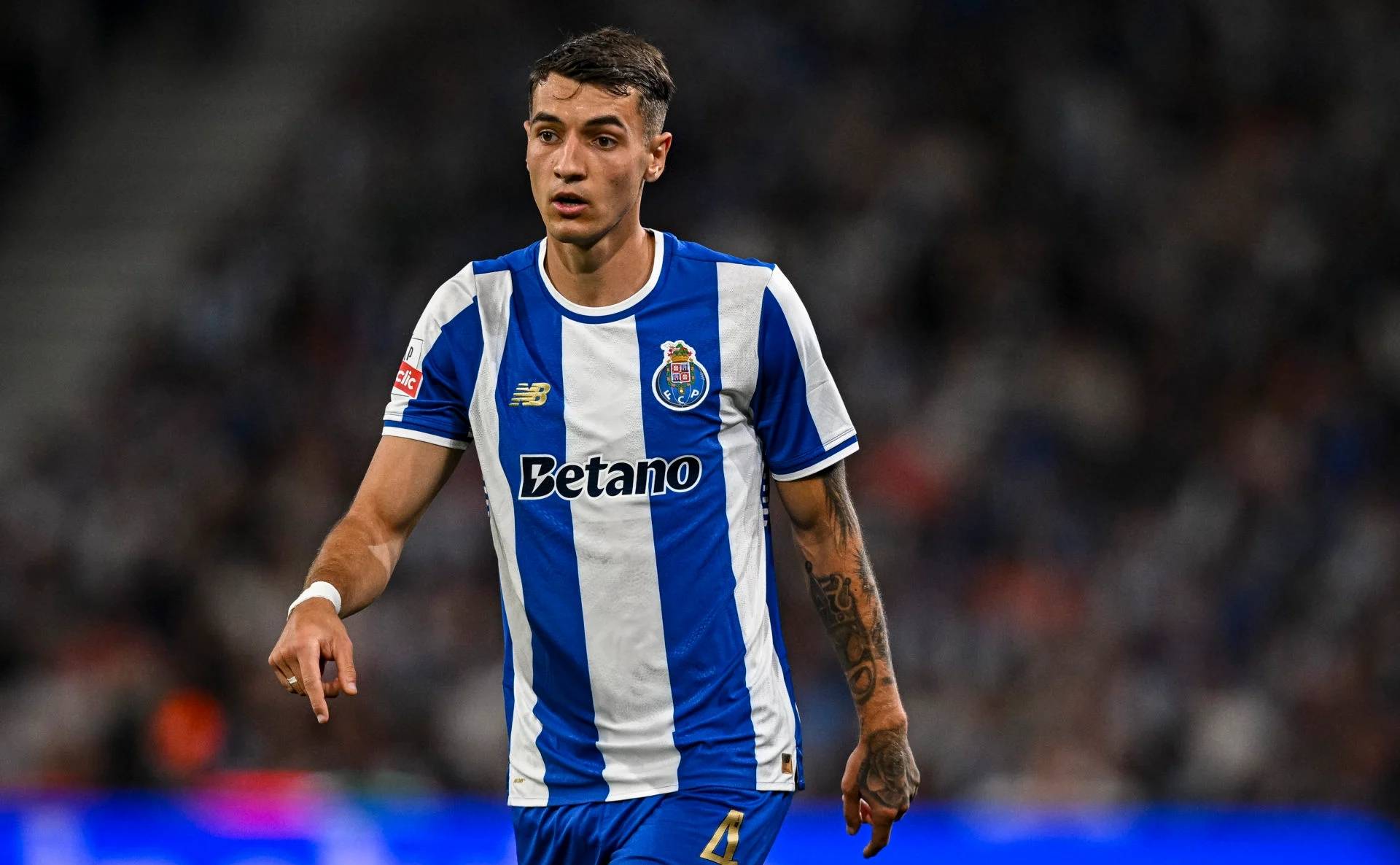 波尔图发布备战花絮，冲刺阶段止住颓势，荷甲任务艰巨，轮换策略成焦点的简单介绍-爱游戏官方网站