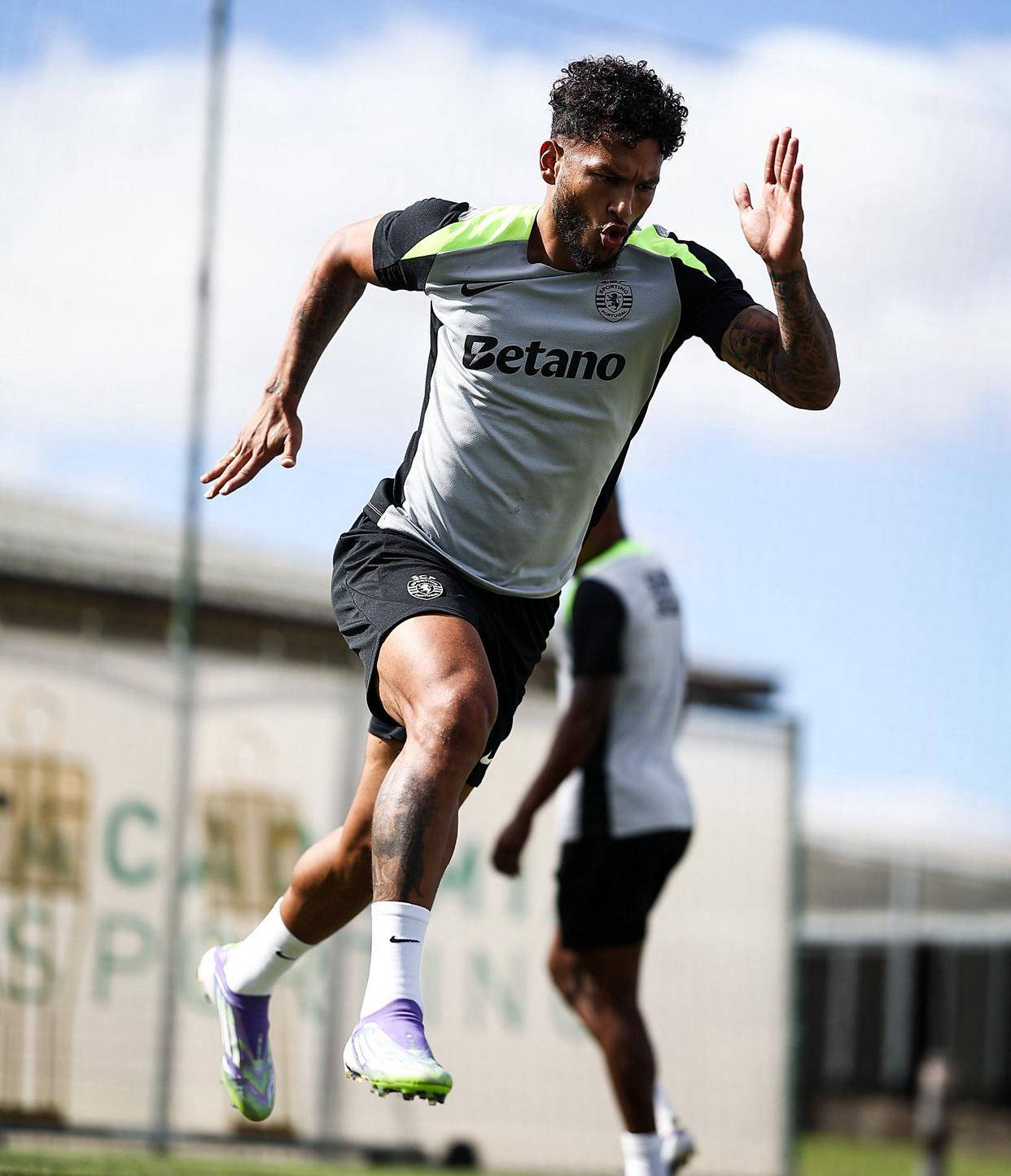 关于今晨德甲焦点战,波尔图造点机会,气氛紧张,轮换策略成焦点的信息 关于今晨德甲焦点战,波尔图造点机会,气氛紧张,轮换策略成焦点的信息